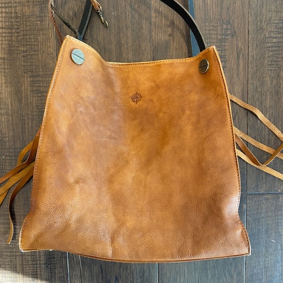 Old Trend Daisy Leather Tote - Picture 8 of 12